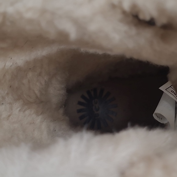 UGG Akadia Boot Women's sz 7 Black Leather Lace Up Back Shearling Lined Winter - Picture 8 of 10